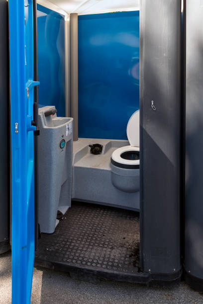 Portable Toilet Options We Offer in Village Green Green Ridge, PA